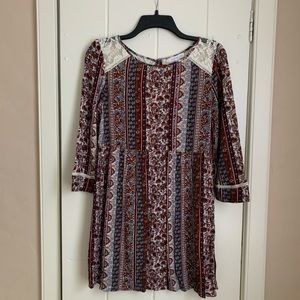 socialite print dress lace detail